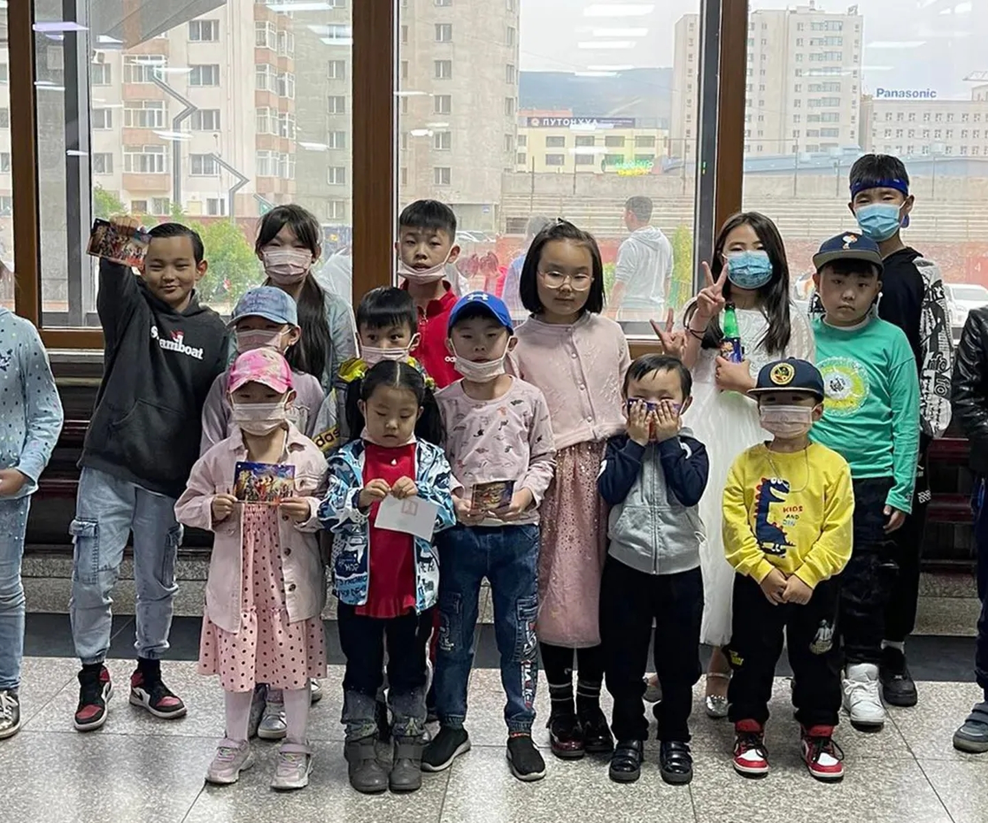 “ТОСК” ТӨХХК-ИЙН “ЭЦЭГ, ЭХИЙН ЗӨВЛӨЛ”-ӨӨС ХҮҮХДИЙН БАЯРЫГ УГТАН ХҮҮХДИЙН ӨРӨӨГ ГАРГАЖ, ТОХИЖУУЛЛАА