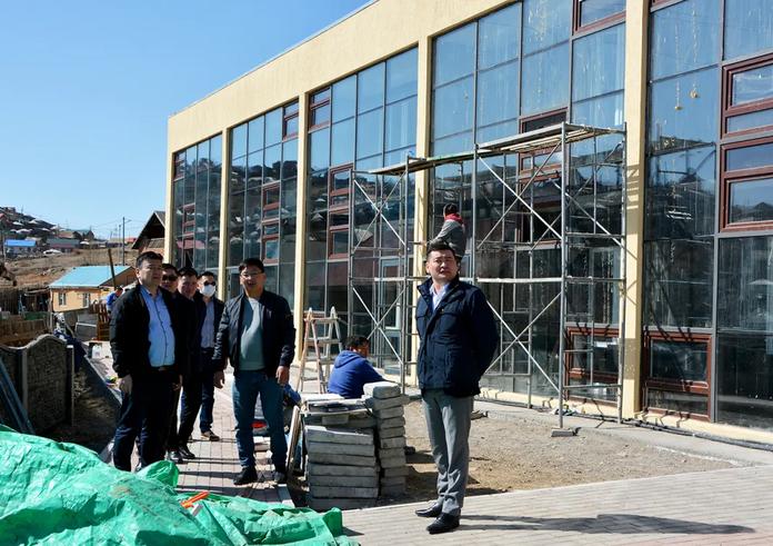 “ТОСК” ТӨХХК-ИЙН ГҮЙЦЭТГЭХ ЗАХИРАЛ Л.БАТЖАРГАЛ ХЭНТИЙ АЙМГИЙН ЗАСАГ ДАРГА Ц.ЧОГСОМЖАВ НАР ЭРЧИМ ХҮЧНИЙ ХЭМНЭЛТТЭЙ, ЭКО ХАУС ТӨСЛИЙН ЯВЦТАЙ ТАНИЛЦЛАА