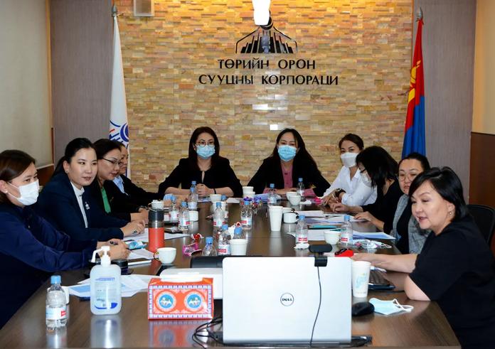 “ТӨРИЙН АЛБАН ХААГЧ ЭМЭГТЭЙЧҮҮДИЙН МАНЛАЙЛЛЫН ХӨТӨЛБӨР”-ИЙН ХОЁР ДАХЬ ӨДРИЙН СУРГАЛТ “КАРЬЕР ТӨЛӨВЛӨЛТ БА АЖИЛ АМЬДРАЛЫН ТЭНЦВЭР” СЭДВЭЭР ЯВАГДАЖ БАЙНА