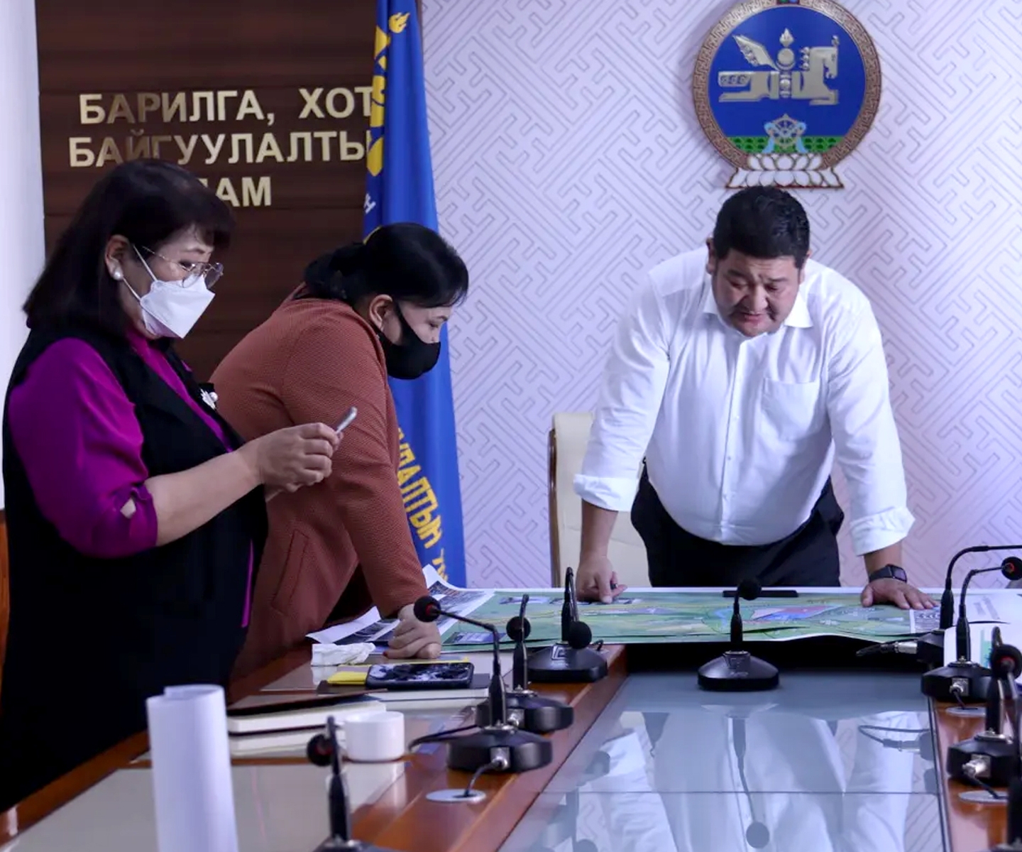 БХБ-ЫН САЙД Б.МӨНХБААТАР “ХӨШИГИЙН ХӨНДИЙН” БҮТЭЭН БАЙГУУЛАЛТЫН ЗУРАГ ТӨСЛИЙГ ТАНИЦУУЛЛАА